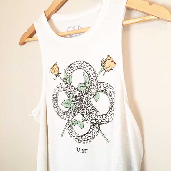 NWT Chaser Racer Back Tee Snakes & Roses - Picture 4 of 4